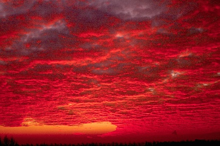 Avondrood met Altocumulus (foto: J. Baartse)